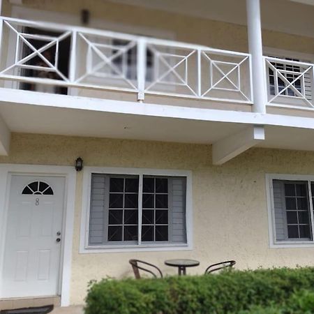 Club Caribbean Apartments Runaway Bay Εξωτερικό φωτογραφία