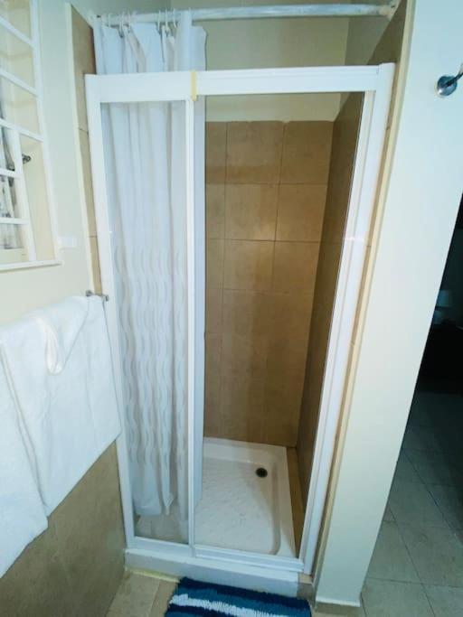 Club Caribbean Apartments Runaway Bay Εξωτερικό φωτογραφία