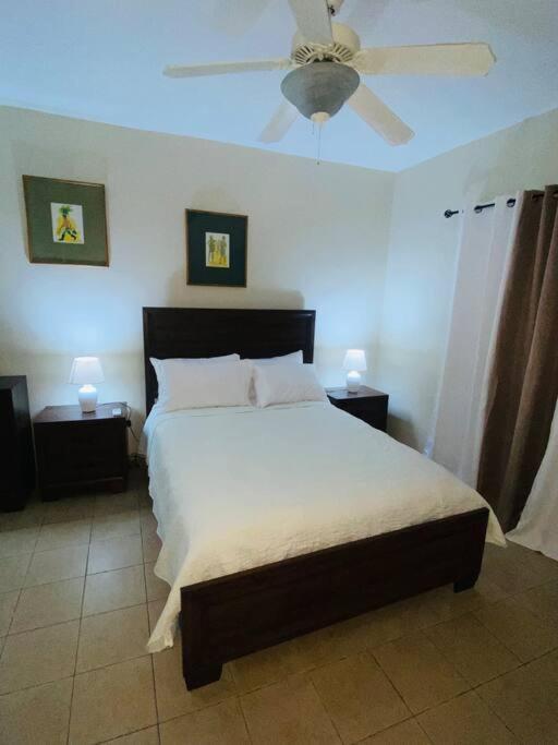 Club Caribbean Apartments Runaway Bay Εξωτερικό φωτογραφία