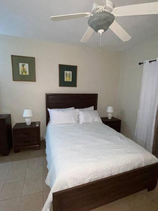 Club Caribbean Apartments Runaway Bay Εξωτερικό φωτογραφία