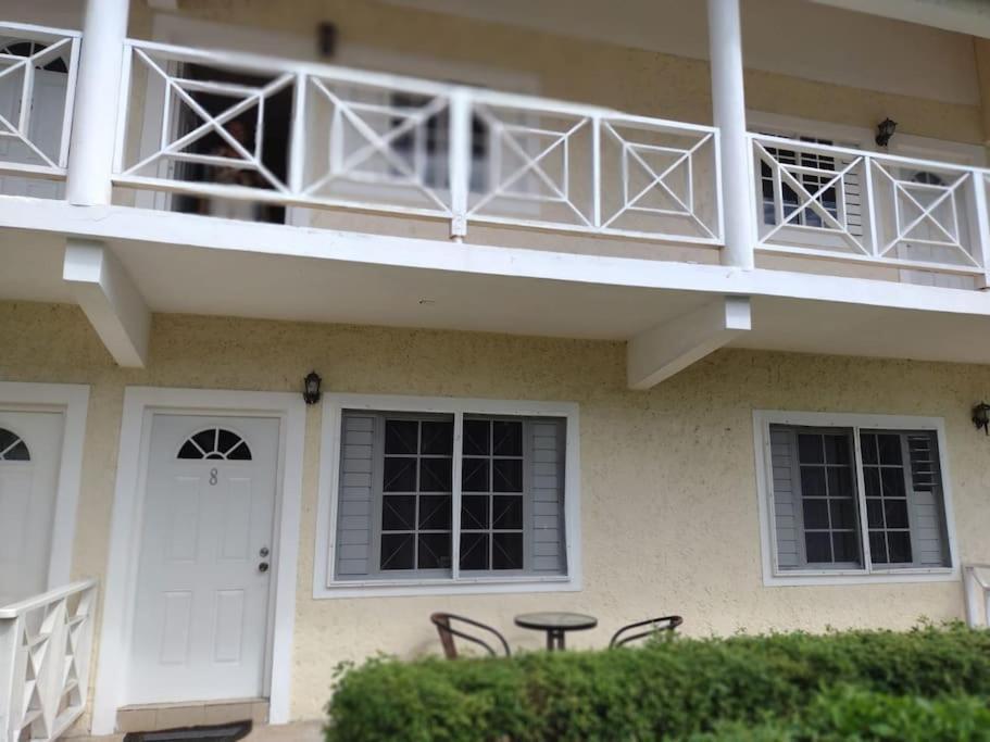 Club Caribbean Apartments Runaway Bay Εξωτερικό φωτογραφία