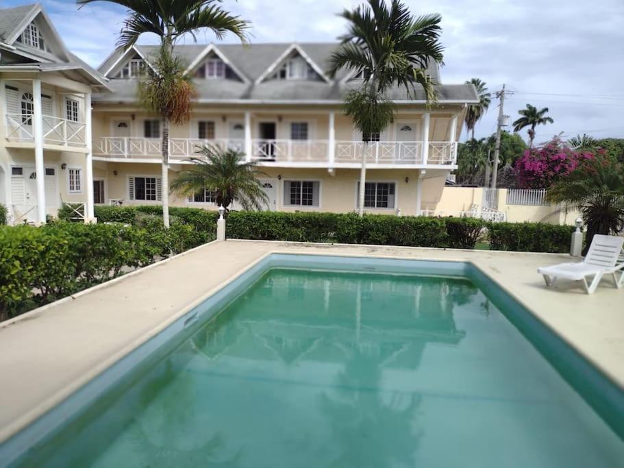 Club Caribbean Apartments Runaway Bay Εξωτερικό φωτογραφία