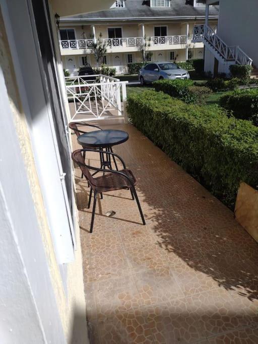 Club Caribbean Apartments Runaway Bay Εξωτερικό φωτογραφία