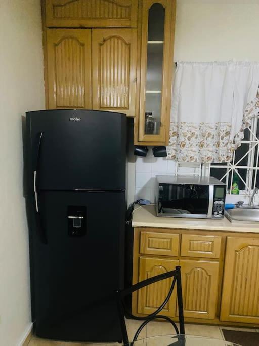Club Caribbean Apartments Runaway Bay Εξωτερικό φωτογραφία