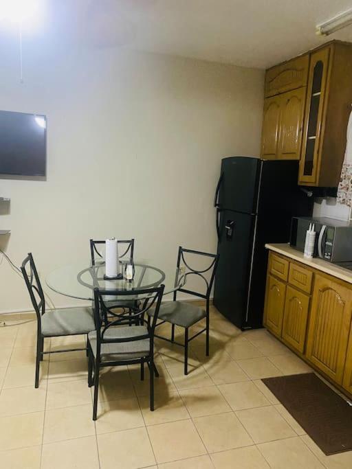 Club Caribbean Apartments Runaway Bay Εξωτερικό φωτογραφία